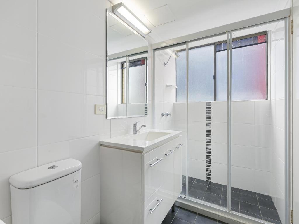 Surfside Court - Hosted By Burleigh Letting Apartman Gold Coast Kültér fotó