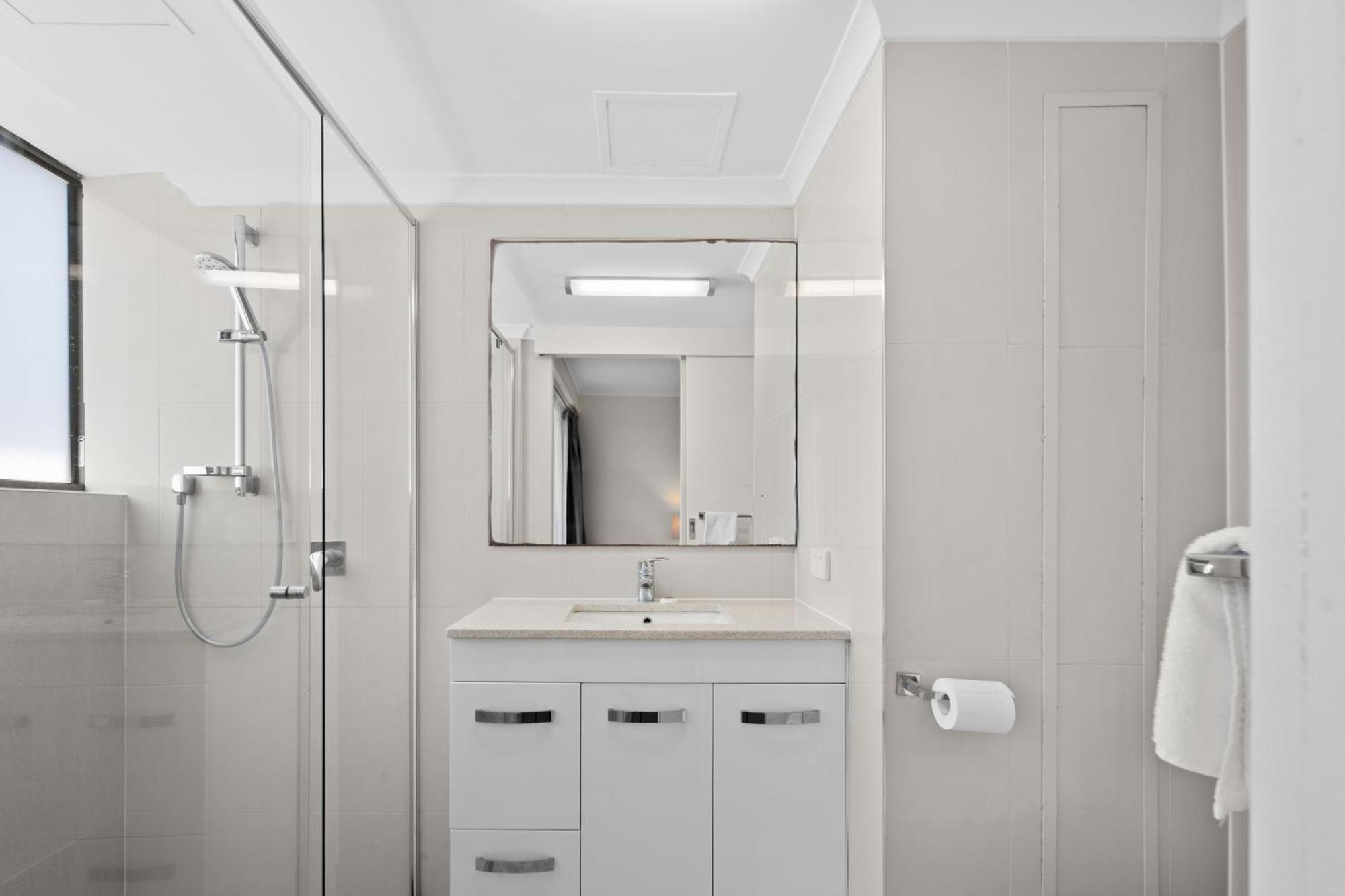 Surfside Court - Hosted By Burleigh Letting Apartman Gold Coast Kültér fotó